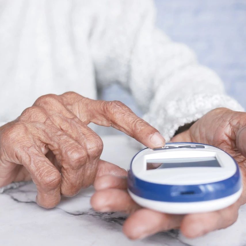 老年多病患者控糖顾虑重重，拖出糖尿病足该怎么治疗？