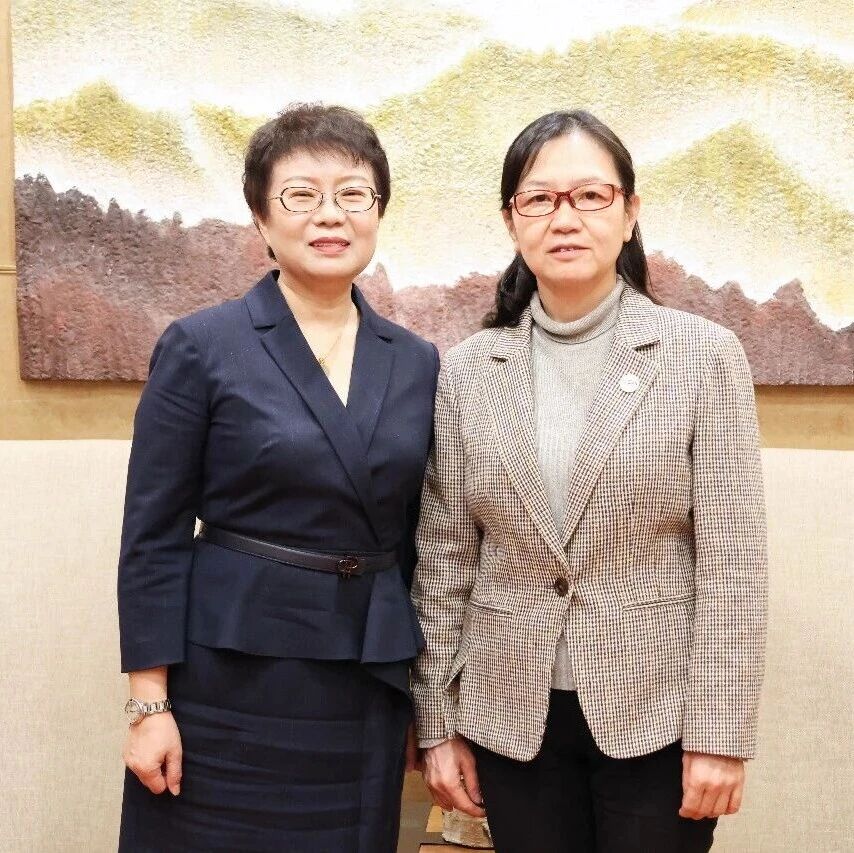 5 coolest waterproof mobile devices